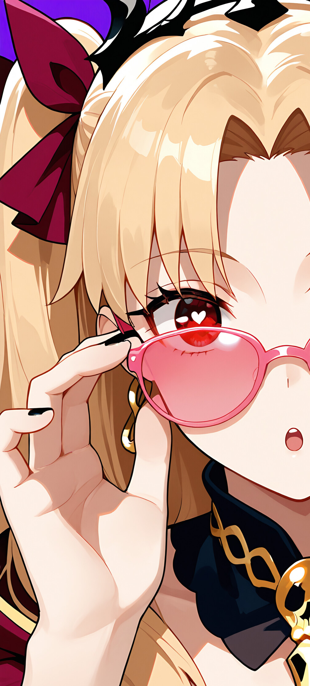 Une illustration de style manga représentant le personnage d’Ereshkigal, tiré de Fate/Grand Order. Il s’agit d’une jeune fille blonde aux yeux rouges en forme de cœur, portant une couronne noire et abaissant une paire de lunettes de soleil roses pour regarder le spectateur.